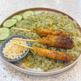 Cơm chiên gà chiên lá é 1