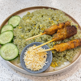 Cơm chiên gà chiên lá é