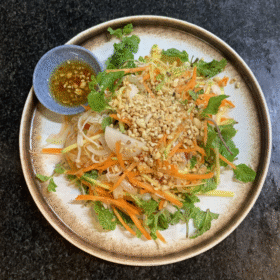 Gỏi nấm kim châm