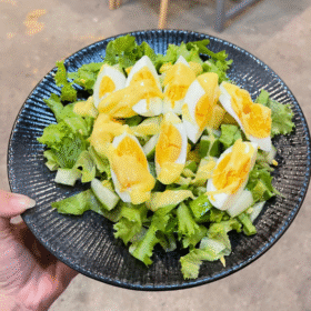 Salad trứng sốt chanh dây