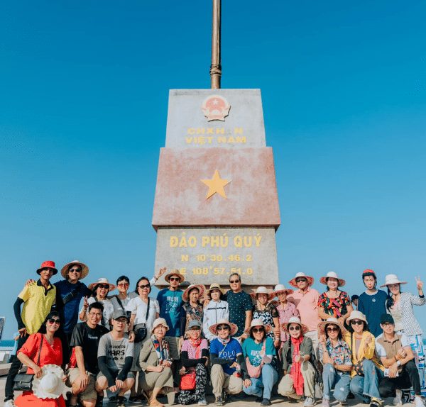 Cột cờ đảo Phú Quý