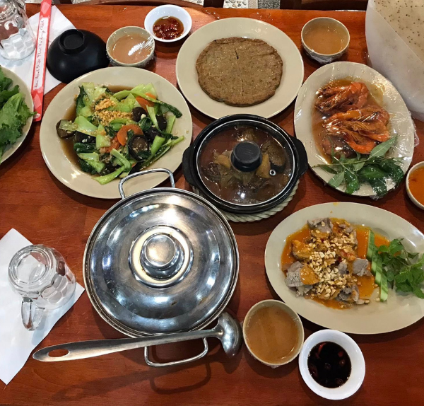 Ăn trưa đảo Phú Quý