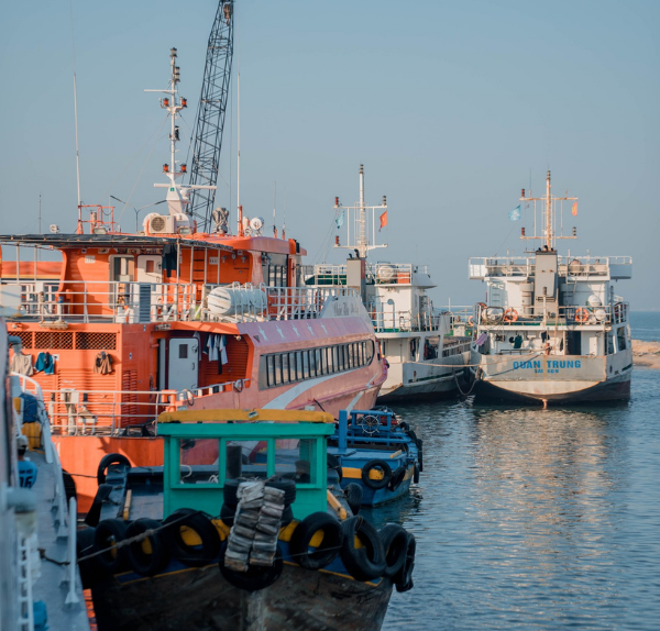 Bến tàu ra Phú Quý