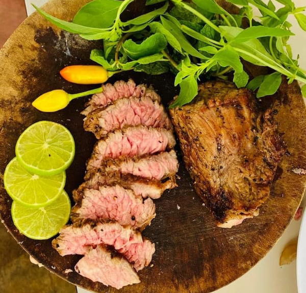 Bò nóng đặc sản Phú Quý